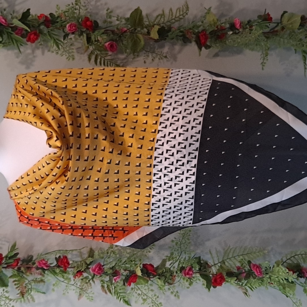 OSFM PRETTY SCARF - Picture 2 of 8